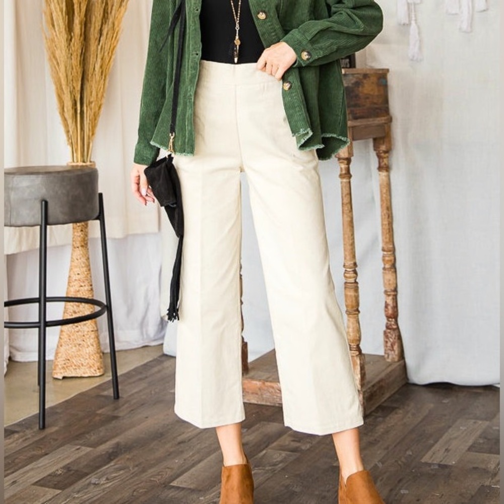New- 2 Left! Cream corduroy crop pant!